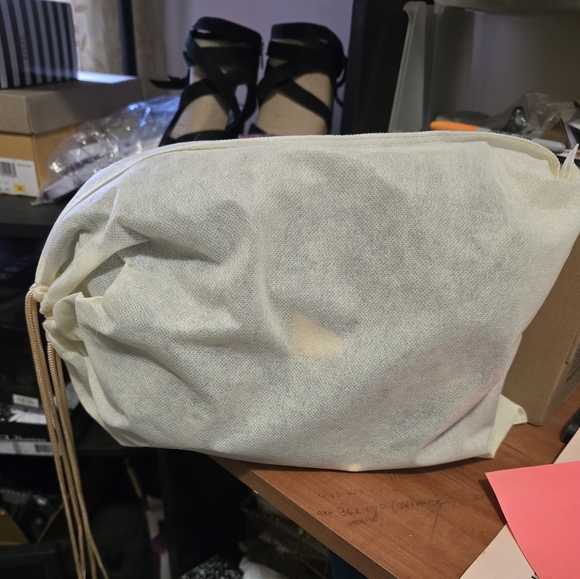 **Sale Alert ***EUC Vintage MCM made in Germany Black Crossbody with a dust bag - Picture 11 of 16